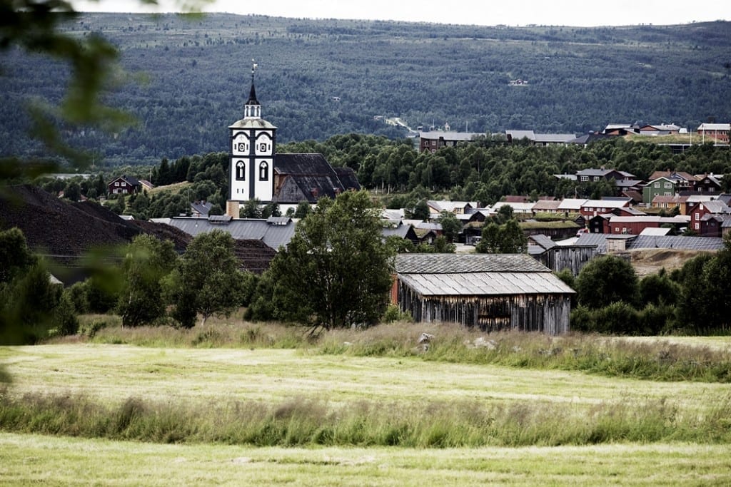 The mining town as seen from Smasetran. Photo: Tom Gustavsen