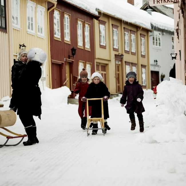 Spark i Røros sentrum. Foto: Tom Gustavsen Spark i Røros sentrum