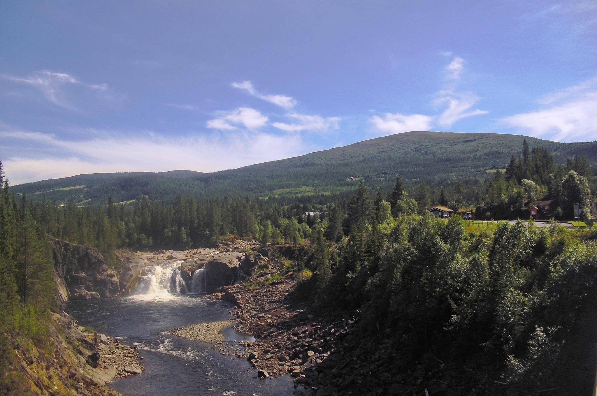 Eafossen og Eidet rasteplass