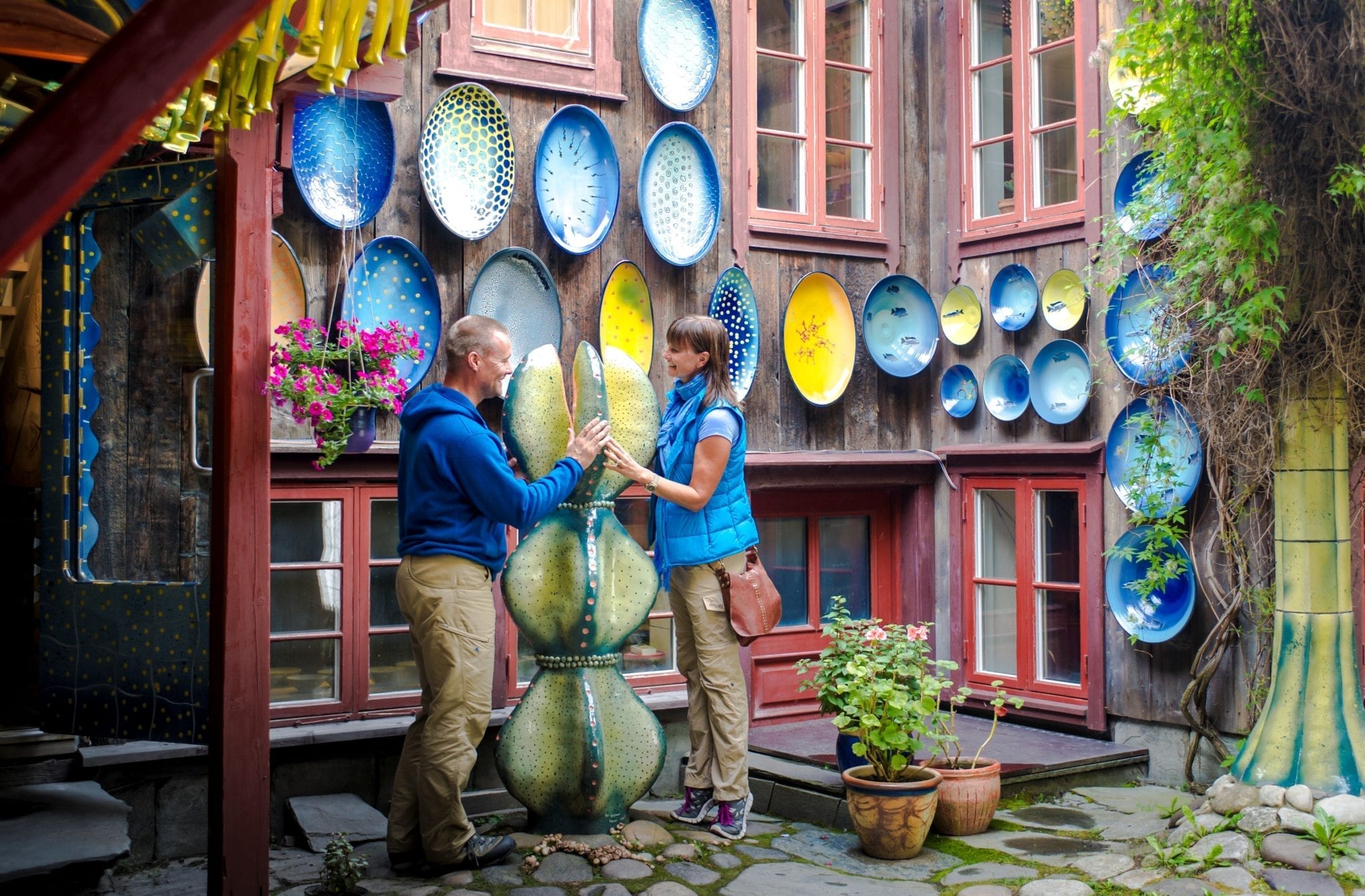 Per-lysgaard-keramiker-bakgaarden_destinasjonroeros_foto_ch_visitnorway