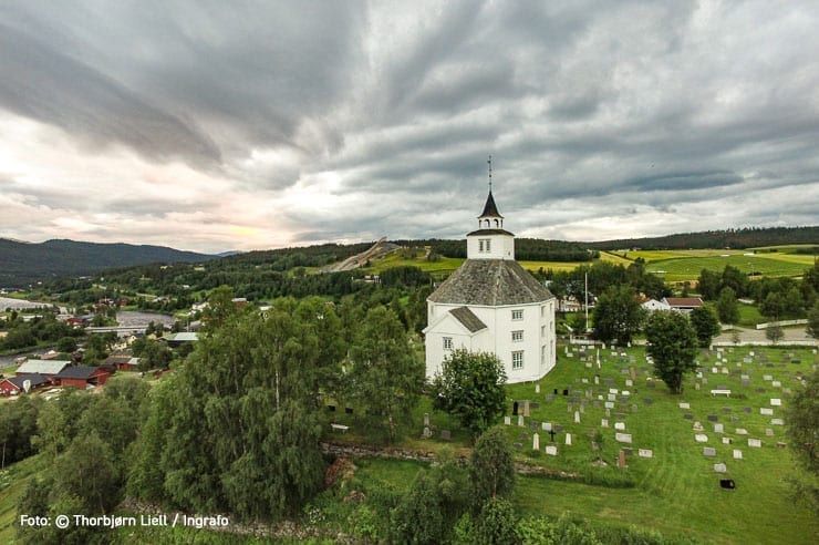 Tolga Kirke. Foto: Thorbjørn Liell/Ingrafo