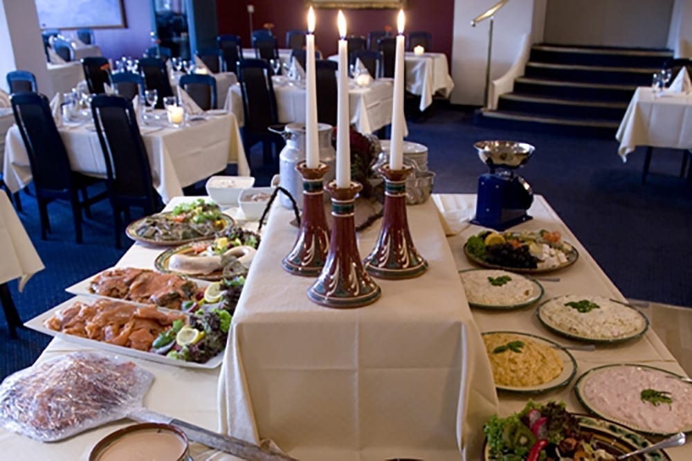 En del av buffeten ved Bergstadens Hotel.