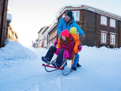 foto_marius_rua_buckethaus_trondelagreiseliv_feb__RUA5748 Full fart på sparken. Foto: Buckethaus/Trøndelag Reiseliv/Marius Rua