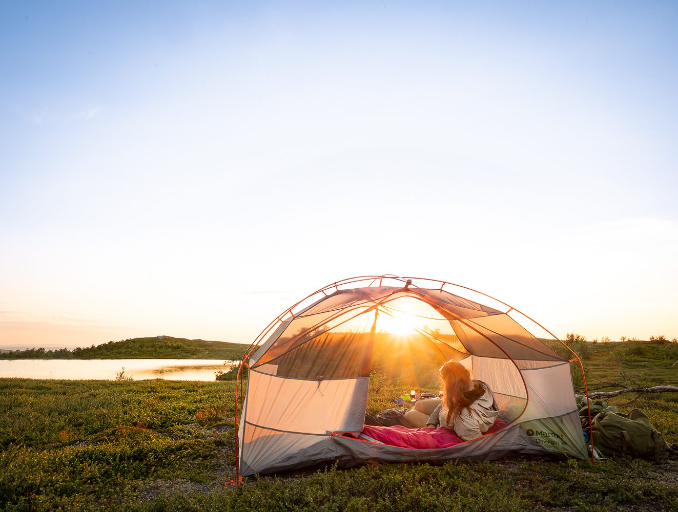 Koselig stund i teltet med solnedgang